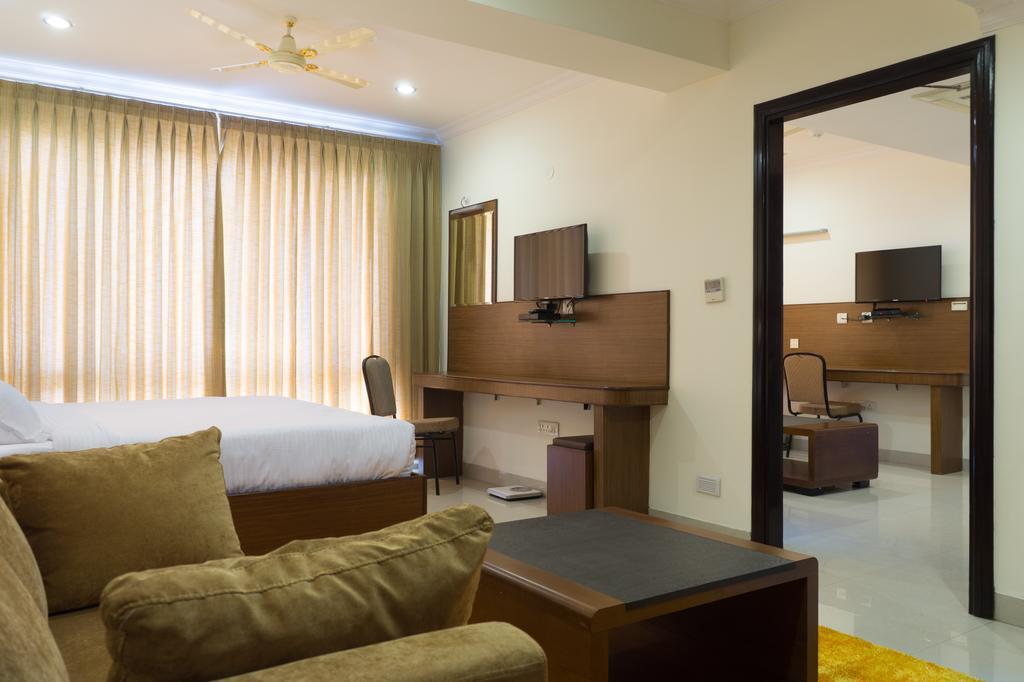 Hotel Saptagiri Гайдарабад Екстер'єр фото