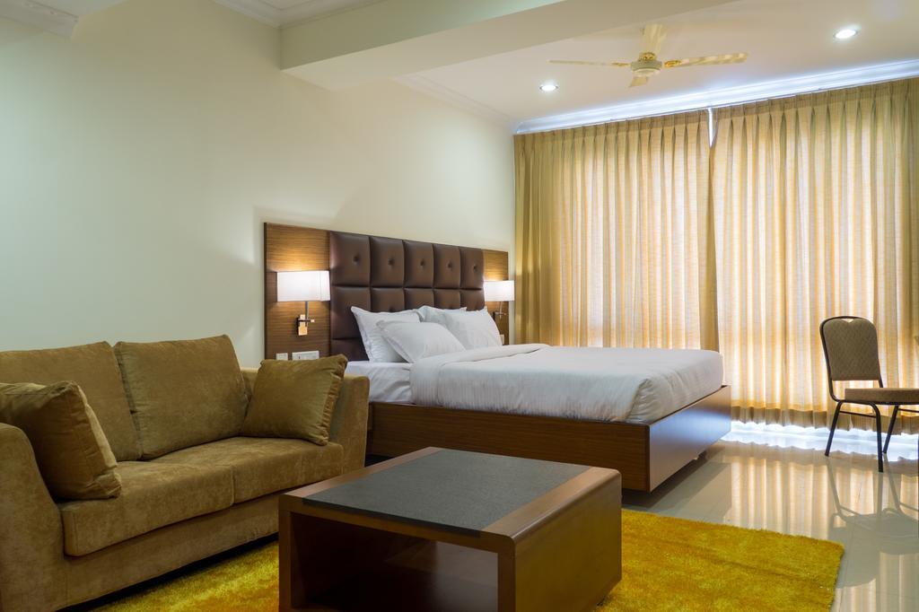 Hotel Saptagiri Гайдарабад Екстер'єр фото