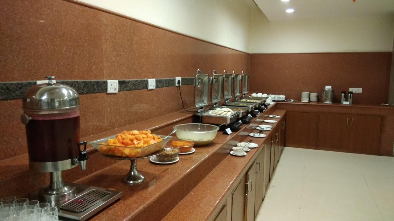 Hotel Saptagiri Гайдарабад Екстер'єр фото